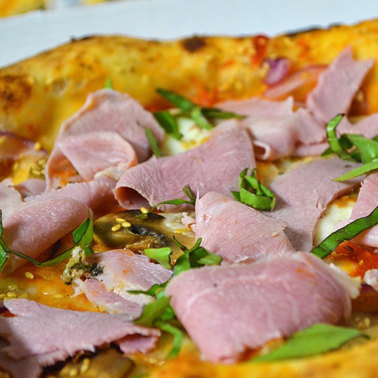 pizza-la-fumee-de-veau-lutterbach-pfastatt-richwiller.jpg Pizza La Fumée de Veau Miamza – pizza artisanale au veau fumé maison, livraison Lutterbach, Pfastatt, Richwiller.