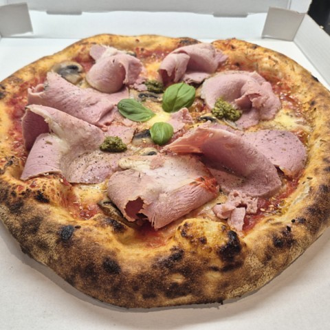 pizza-la-fumee-de-veau-lutterbach-pfastatt-richwiller.jpg Pizza La Fumée de Veau Miamza – pizza artisanale au veau fumé maison, livraison Lutterbach, Pfastatt, Richwiller.