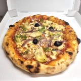 Pizza Soleil Noir – thon, anchois, olives noires et câpres – livraison Miamza Lutterbach, Pfastatt, Richwiller.